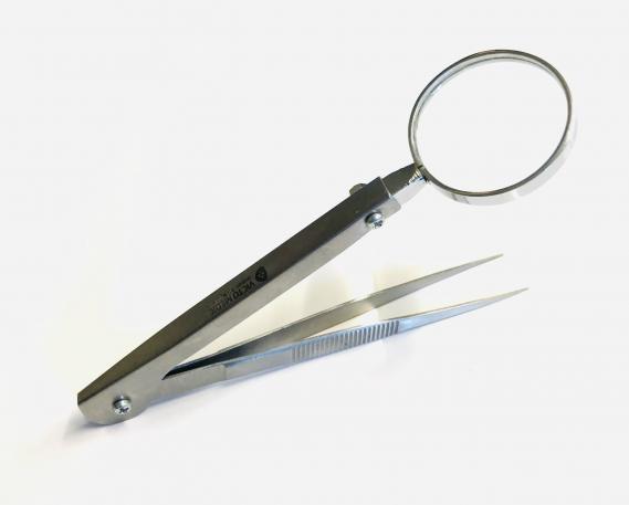 Wimpernpinzette gerade mit Lupe